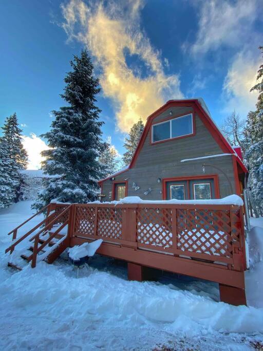 Charming Blue Farmhouse Cabin Duck Creek Village Екстер'єр фото