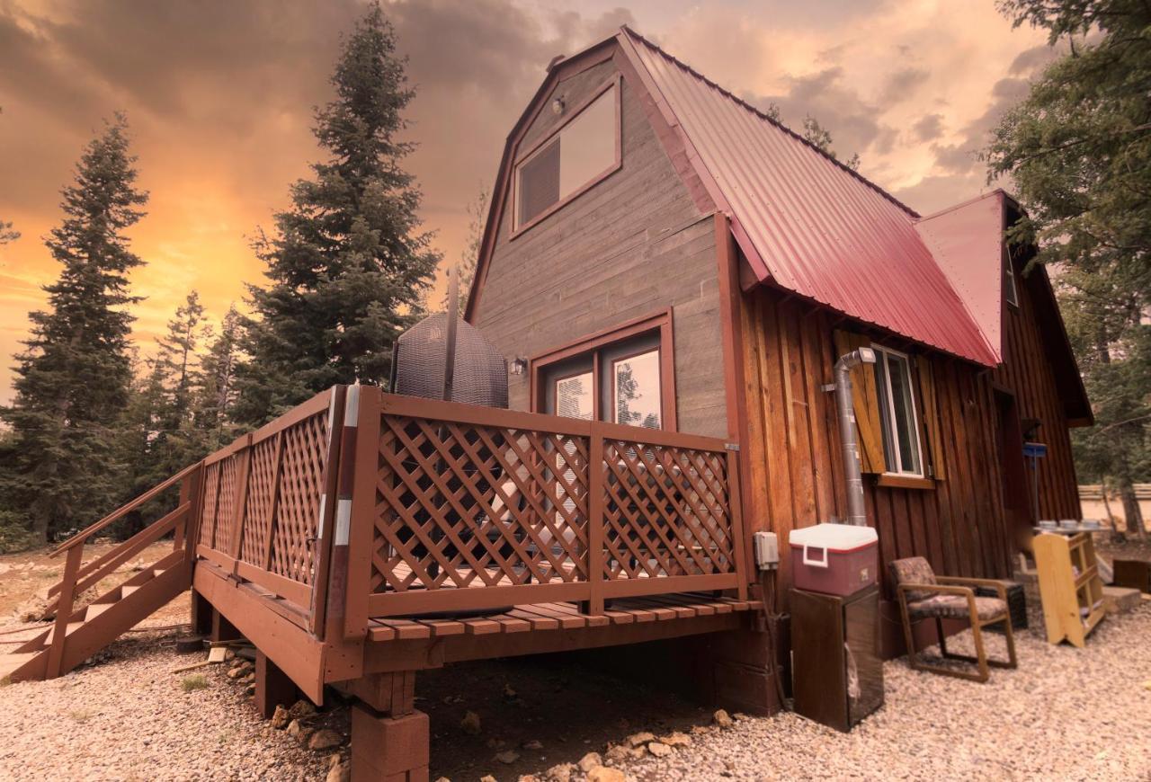 Charming Blue Farmhouse Cabin Duck Creek Village Екстер'єр фото